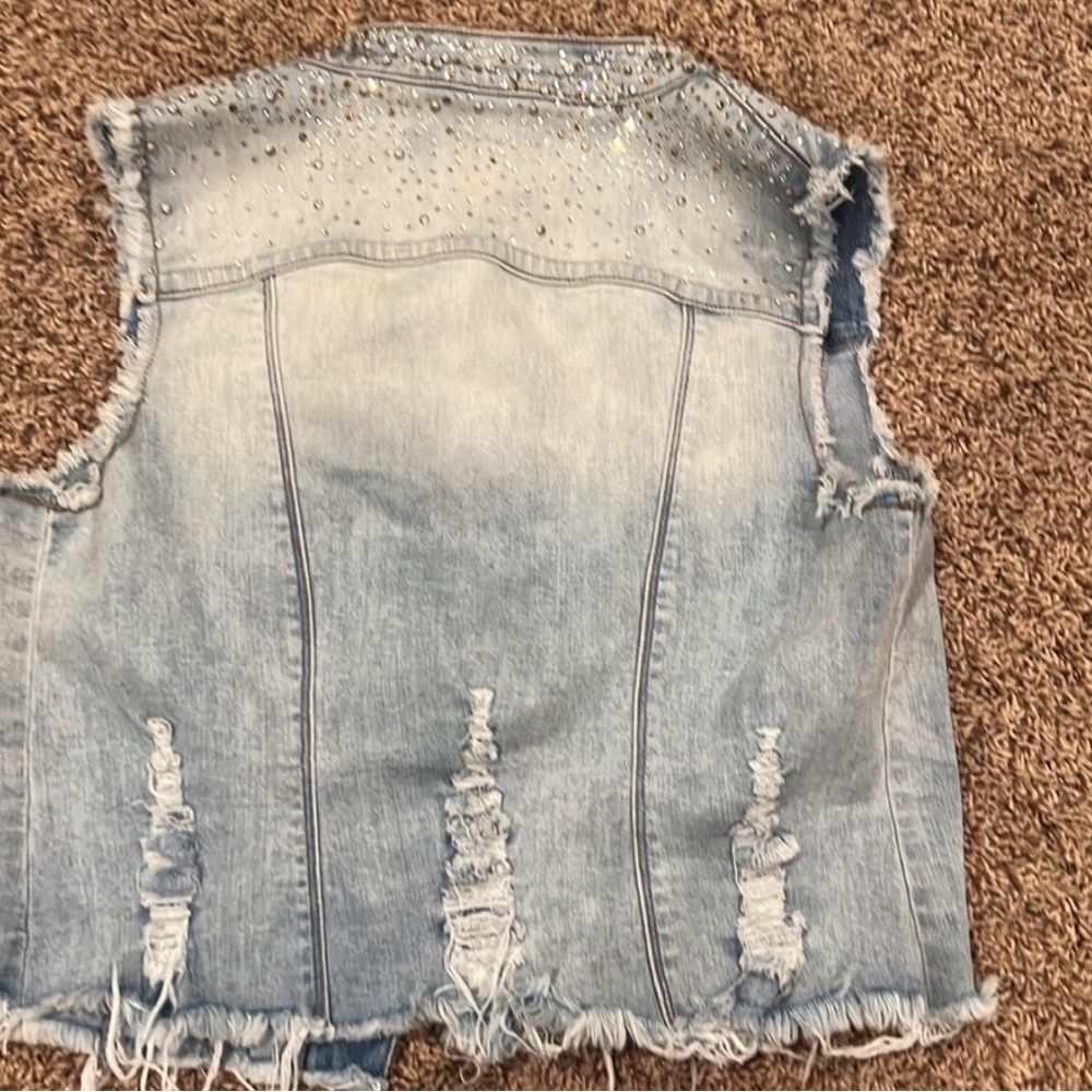 NWT BKE Studded Denim Vest
MEDIUM - Picture 3 of 7